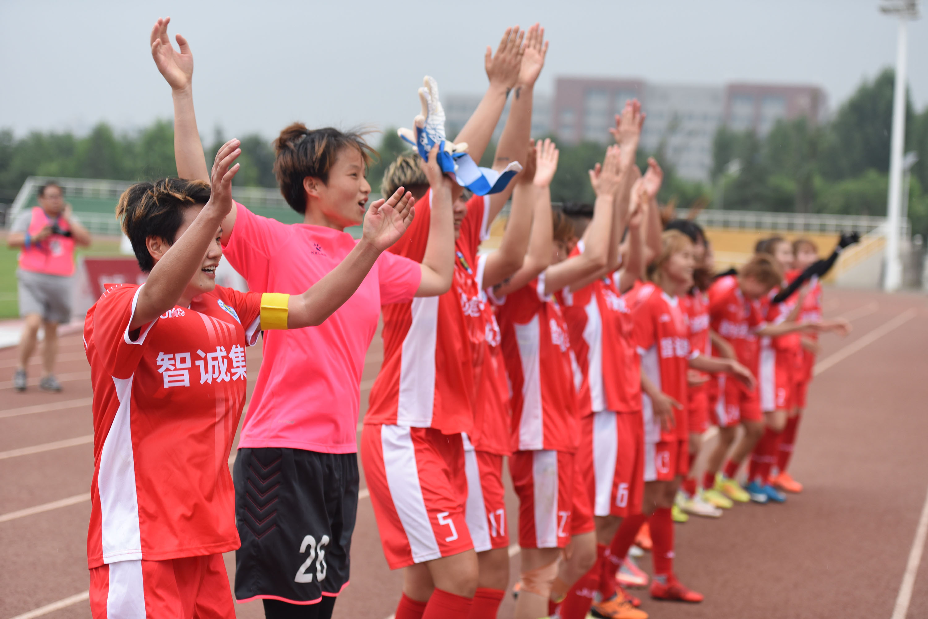 深度解析女足主场：场内外的精彩战斗图景