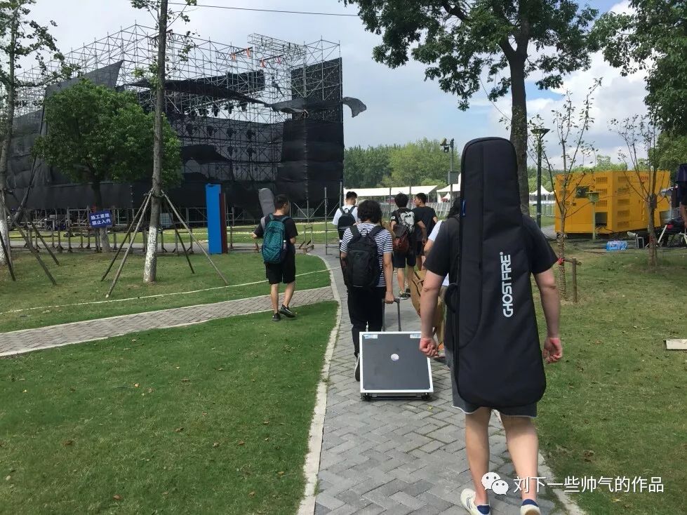 俄罗斯球员遭遇难题音乐星古奇克现身